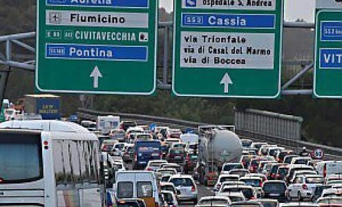 1503507079518.jpg--laurentina_appia__auto_in_fiamme_sul_gra__10_chilometri_di_coda.jpg