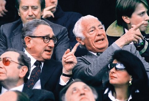 Parigi-Mondiali-di-calcio-1998-Gianni-Agnelli-insieme-a-Henry-Kissinger-1701341634459.jpg--allo_stadio.jpg