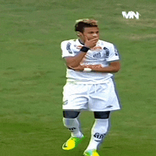 neymar-neymar-jr.gif.994fcaeb491bd1c3ae93cbf176f0a4ab.gif